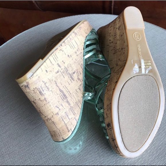 Green metallic and suede wedges. - Picture 4 of 4